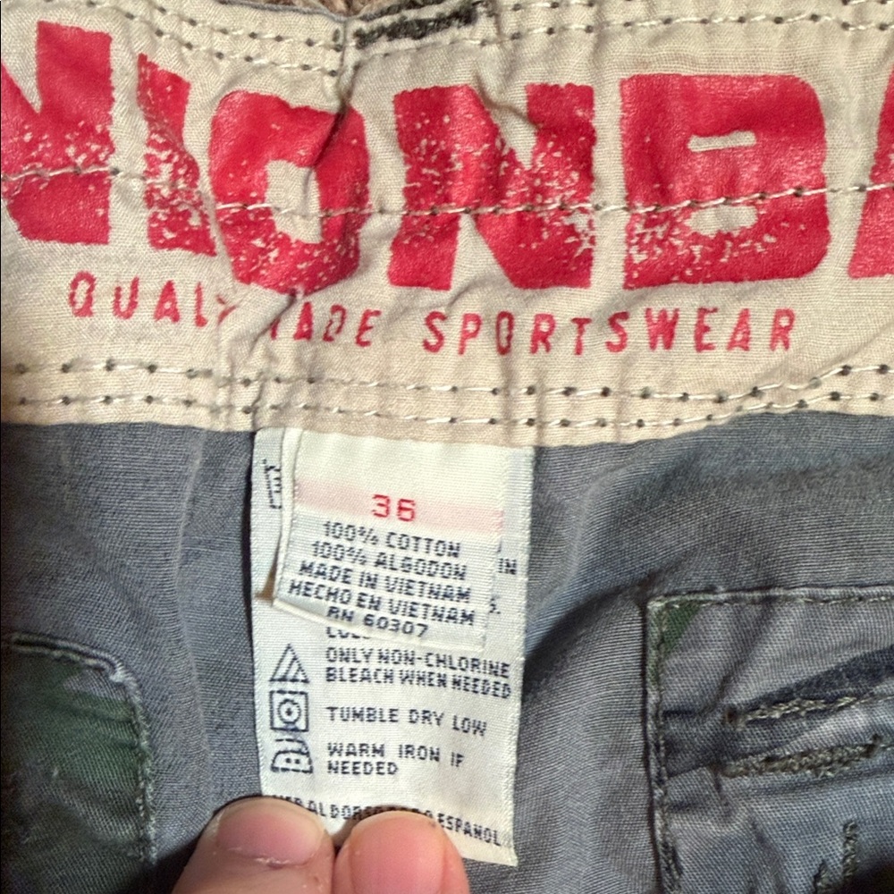 Unionbay Men’s Green Camo Cargo Shorts Size 36 - Picture 3 of 4